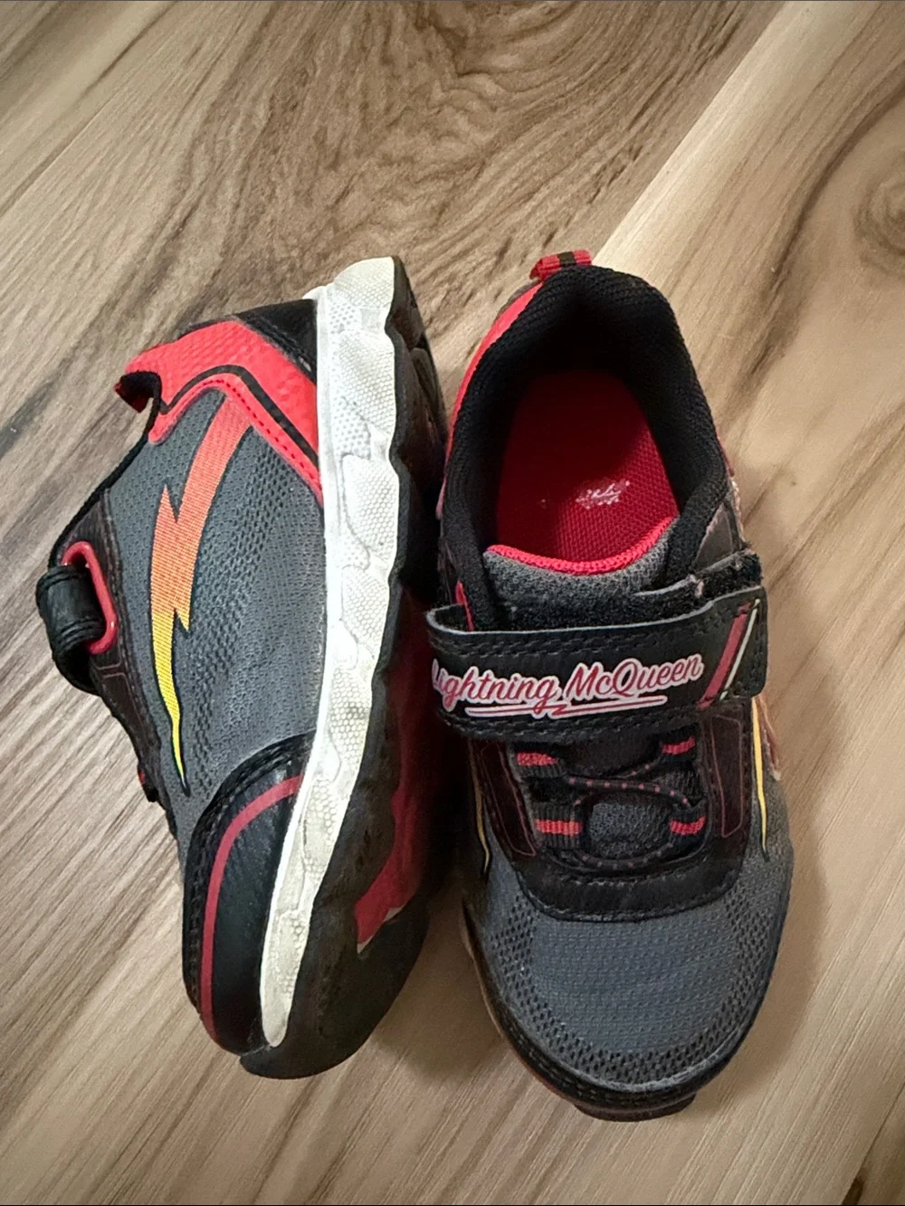 Lightning McQueen Kids' Gray & Red Sneakers